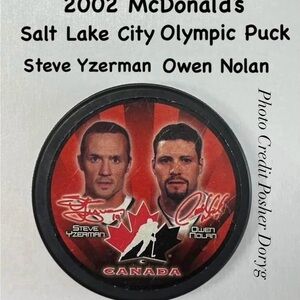 2002 Team Canada McDonald's Collector Hockey Pucks